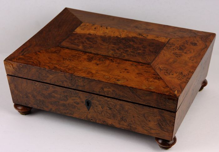 Superlative Regency Pollard Oak Work Box