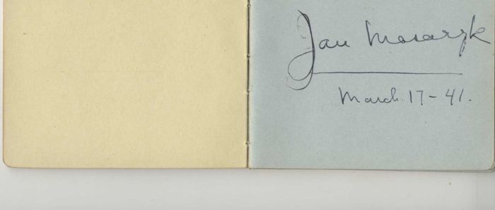 1938 Autograph Album Jan Masaryk, Eric Gill, Kubelik, Pouishnoff,  Robeson More