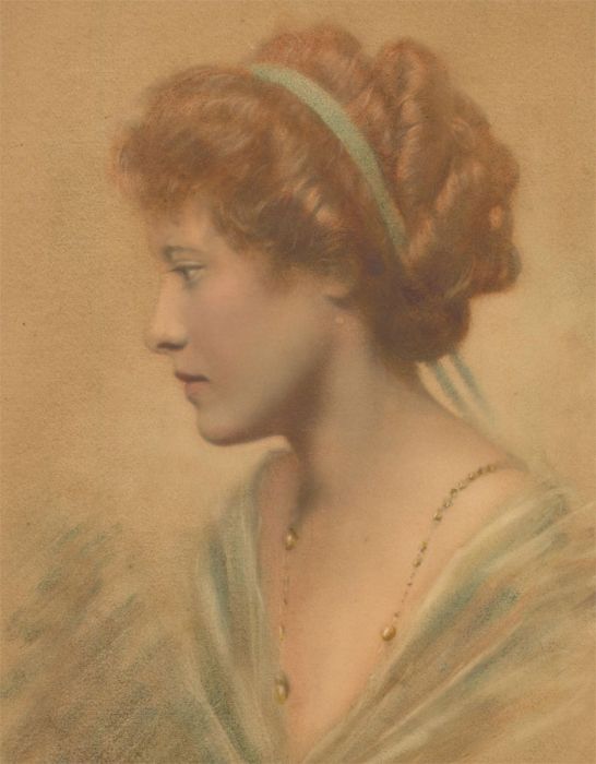 Early 20th Century Lithograph - Portrait of a Young Lady