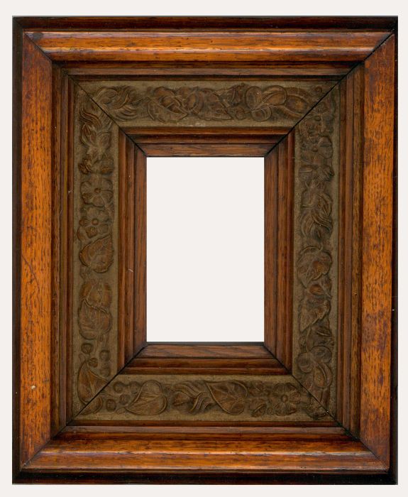 Small Mid 20th Century Oak Picture Frame - Hand Carved Leaf and Berry Frieze